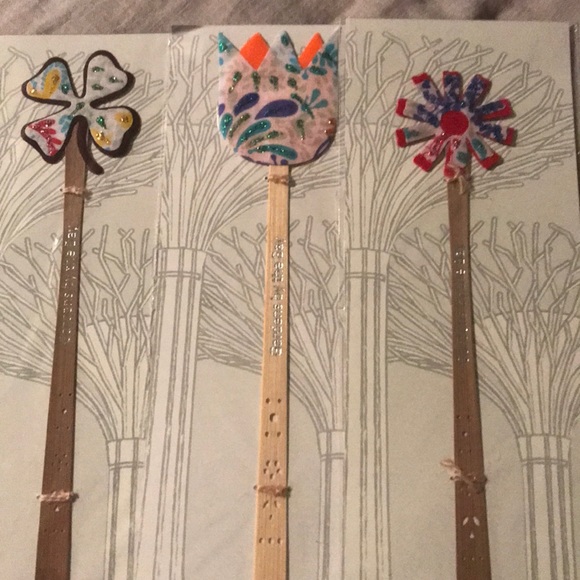 Free with purchase! Handmade batik bookmark - Picture 3 of 3